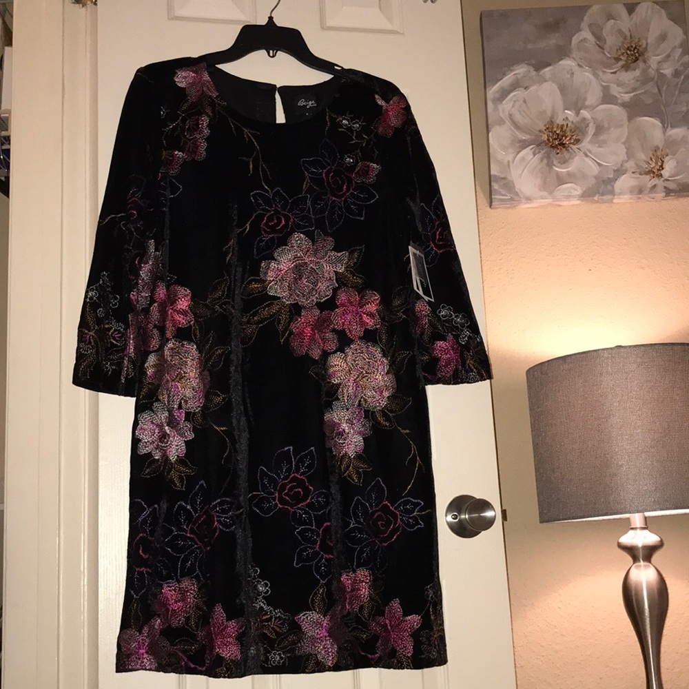 Women’s Floral Velvet Dress